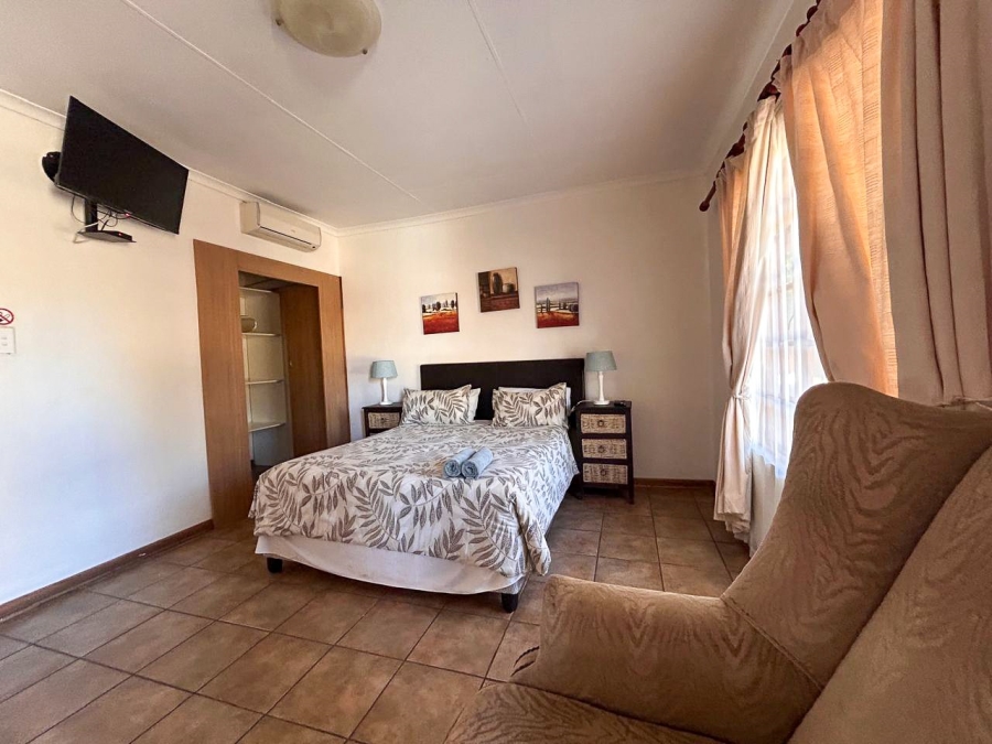 Commercial Property for Sale in Vyfhoek A H North West